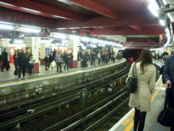Metropolitan line platforms