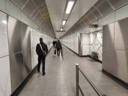 Heading to the Bakerloo line from the Elizabeth line