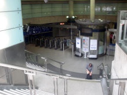 Looking down to the ticket hall from the entrance