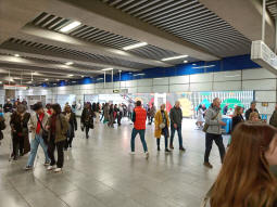 The Underground ticket hall. Access to the Elizabeth line is behind the camera