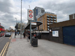 An entrance to the ticket hall by the Overground northbound platform