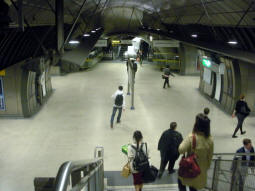 Looking down to the area between the Jubilee line platforms from the stairs to the Northern line