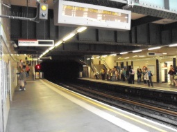 District and Circle line platforms, facing other way to previous photo