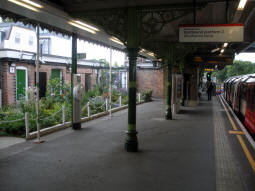 Eastbound platform, with toilets on left