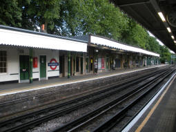 Looking across to the westbound platform from the eastbound