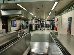 Approaching the ticket hall from the escalator up from the platforms